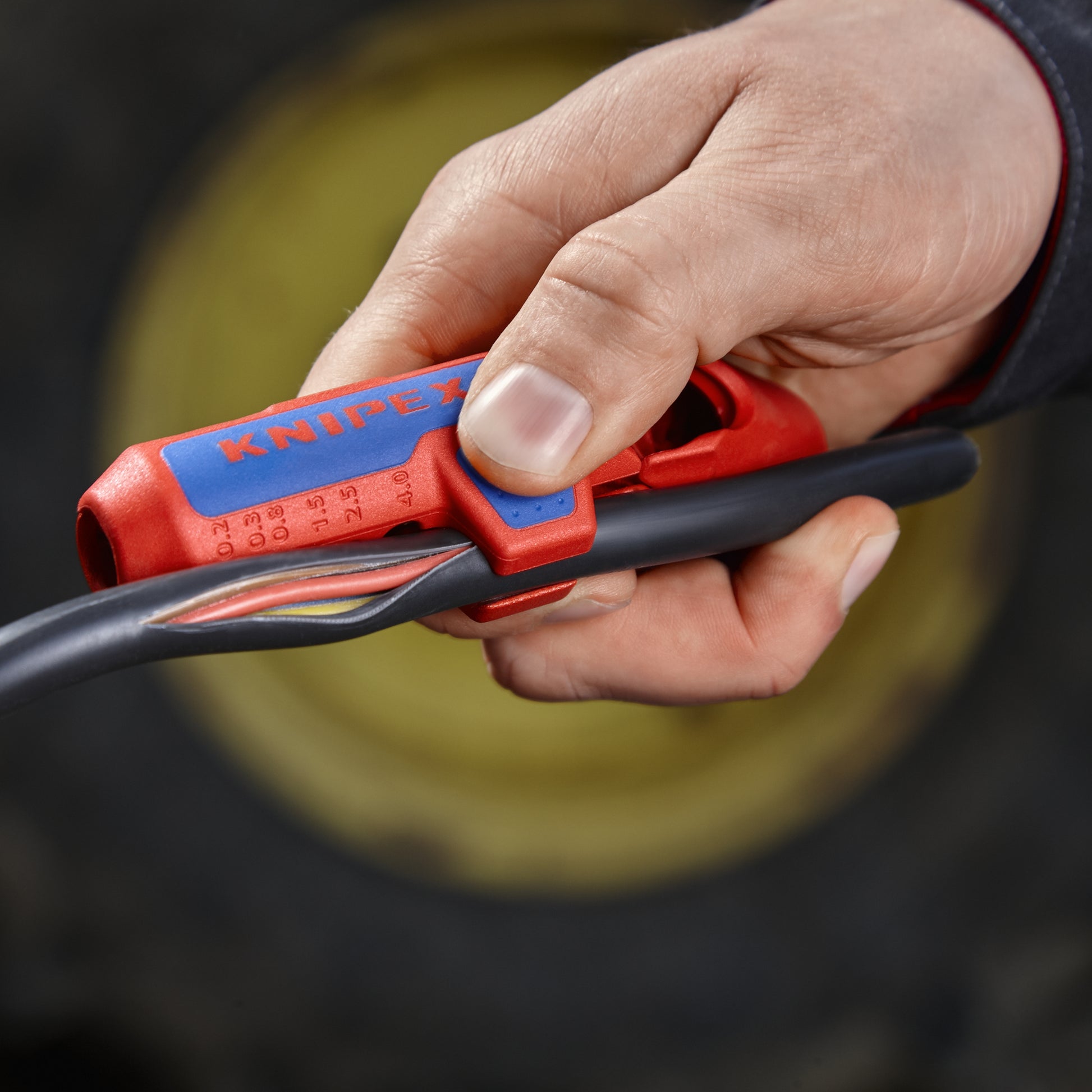 Knipex 16 95 01 SB ErgoStrip® Universal Dismantling Tool, Right-Handed - image 15