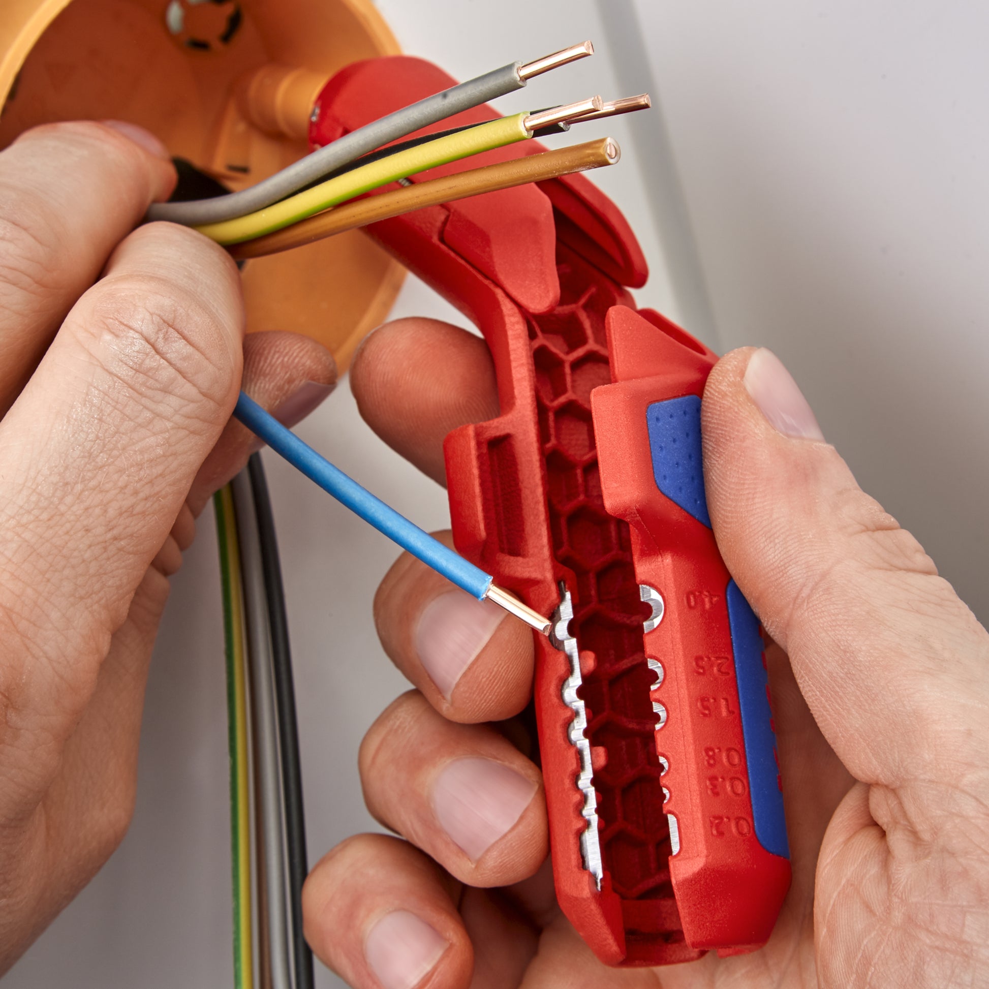 Knipex 16 95 02 SB ErgoStrip® Universal Dismantling Tool, Left- Handed - image 15