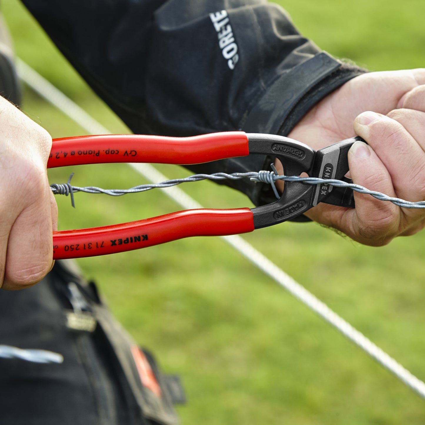 Knipex 71 31 250 CoBolt® High Leverage XL Compact Bolt Cutters-Notched Blade - image 19