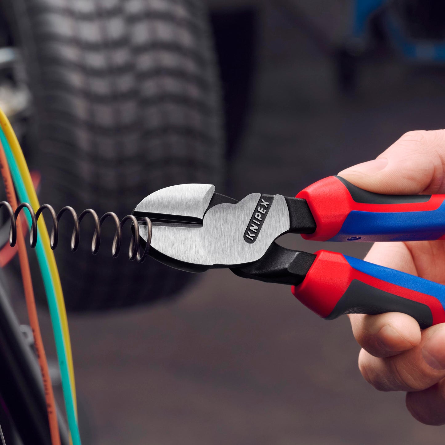 Knipex 74 22 200 High Leverage 12° Angled Diagonal Cutters - image 20