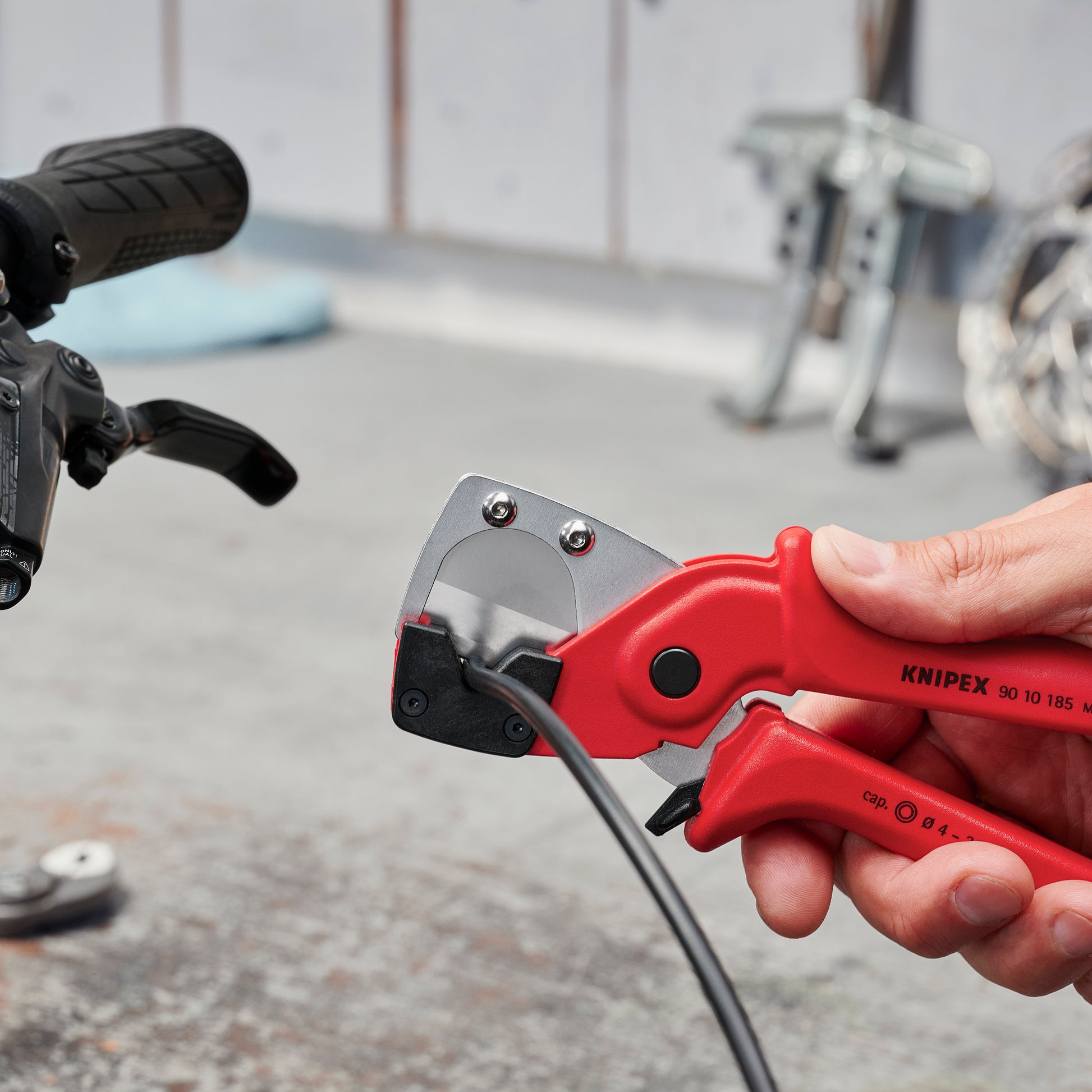 Knipex 90 10 185 Pneumatic Hose Cutter - image 8