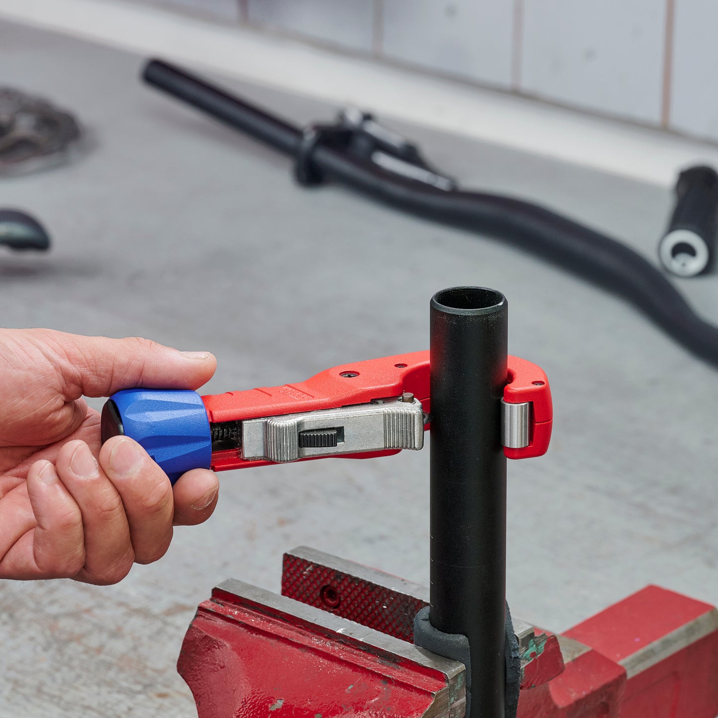 Knipex 90 31 02 SBA TubiX® Pipe Cutter - image 24