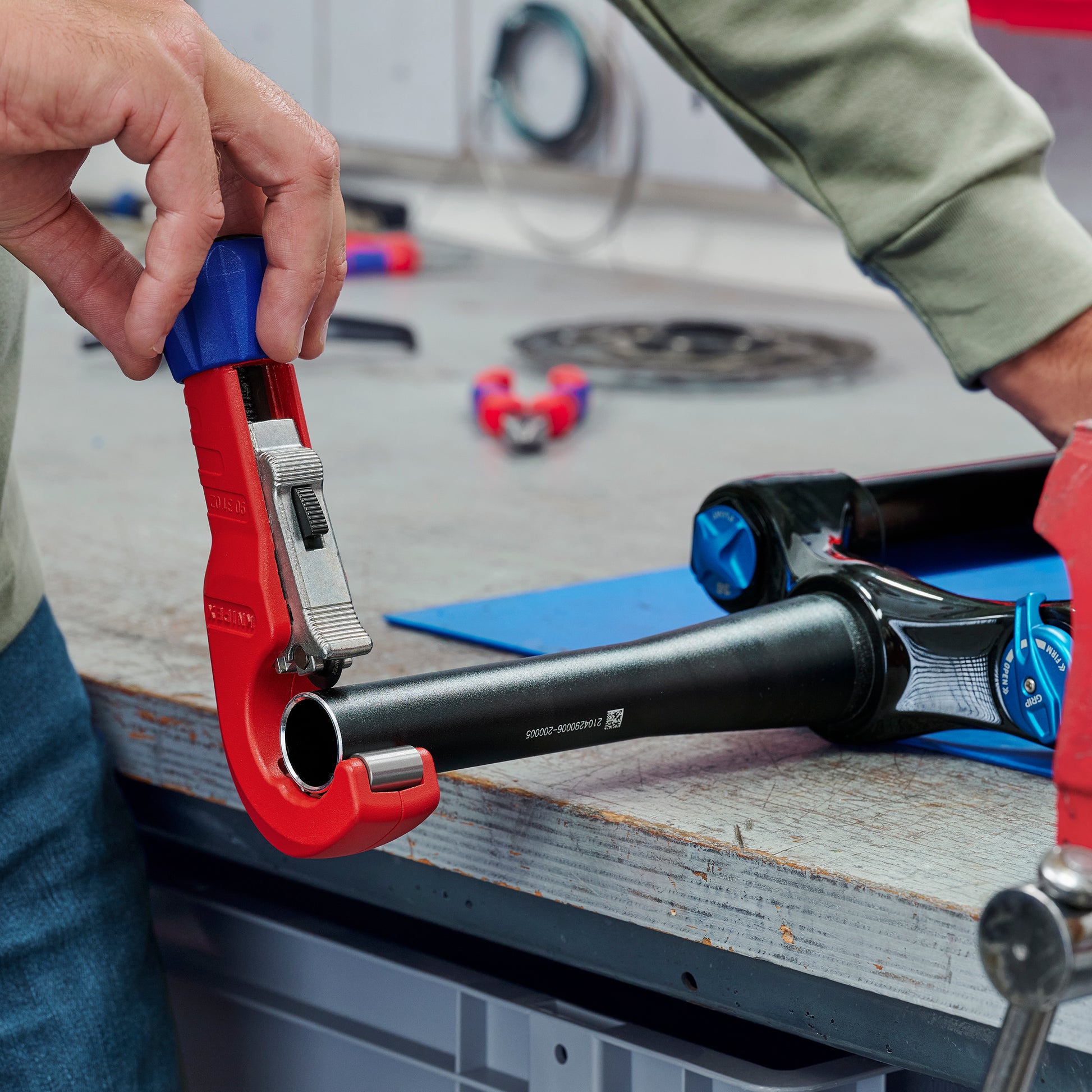 Knipex 90 31 02 SBA TubiX® Pipe Cutter - image 27
