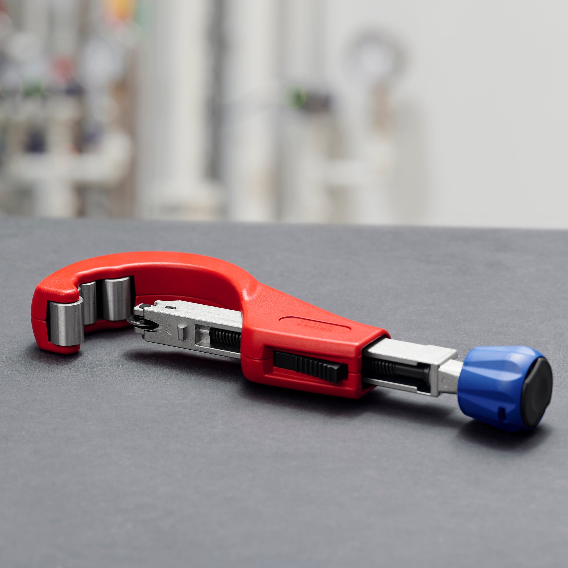Knipex 90 31 03 BKA TubiX® XL Pipe Cutter - image 21
