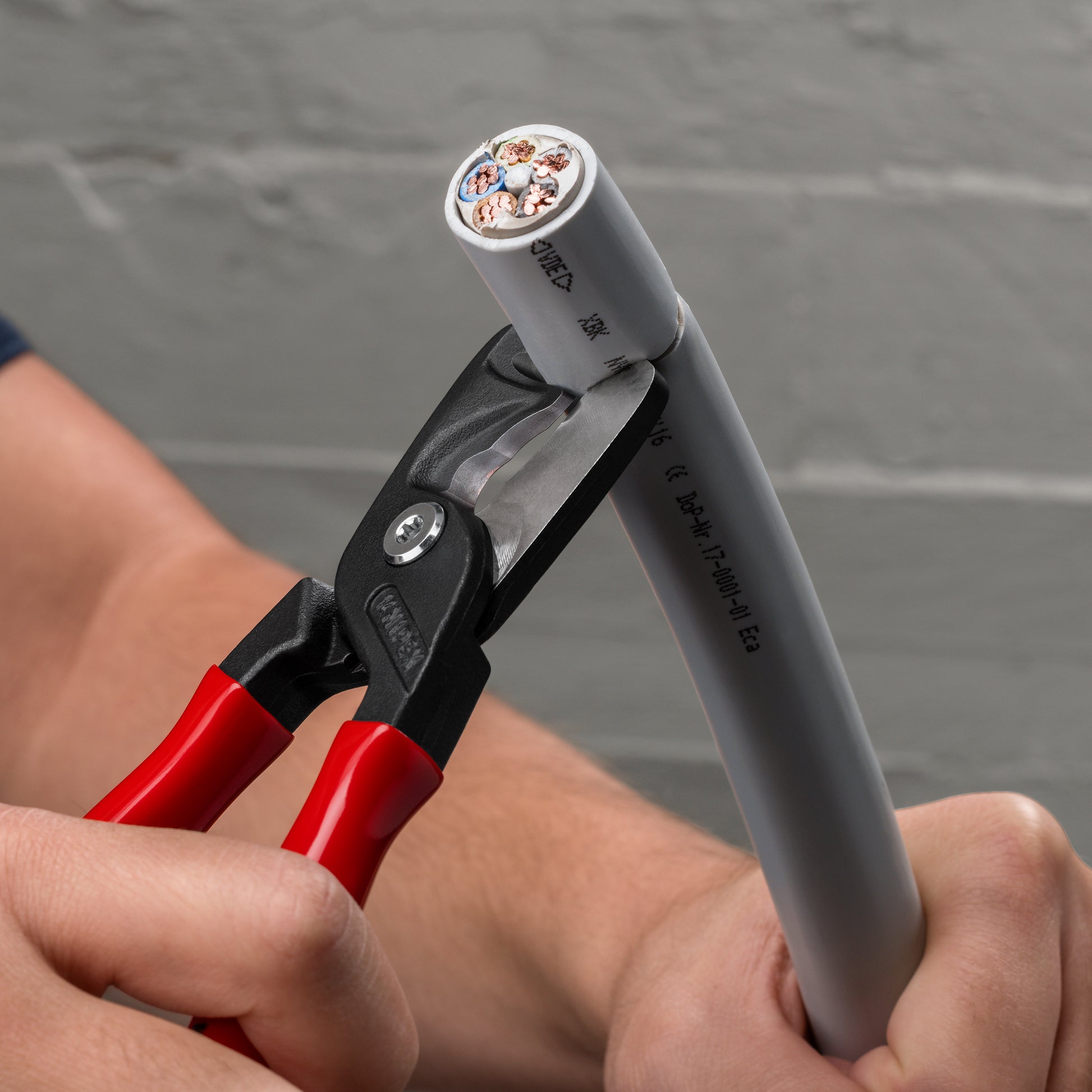 Knipex 95 11 225 SBA StepCut® XL Cable Shears - image 9