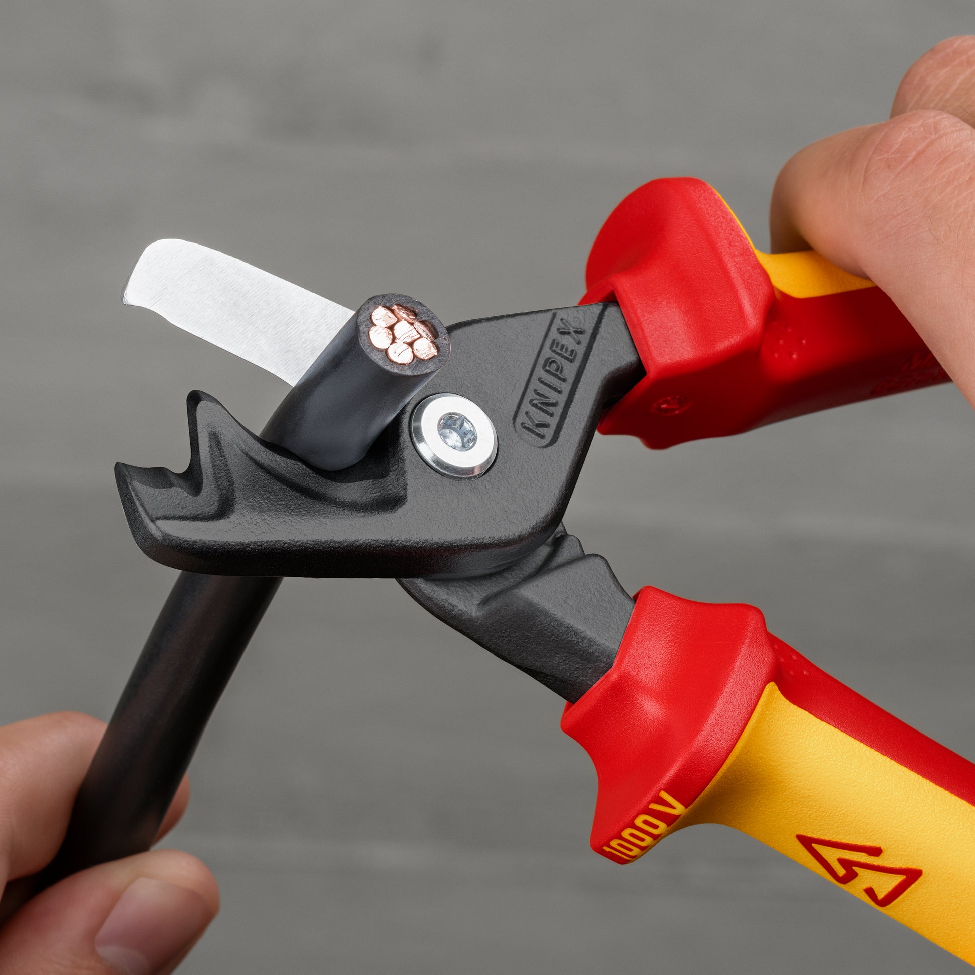 Knipex 95 18 225 SBA StepCut® XL Cable Shears-1000V Insulated - image 7