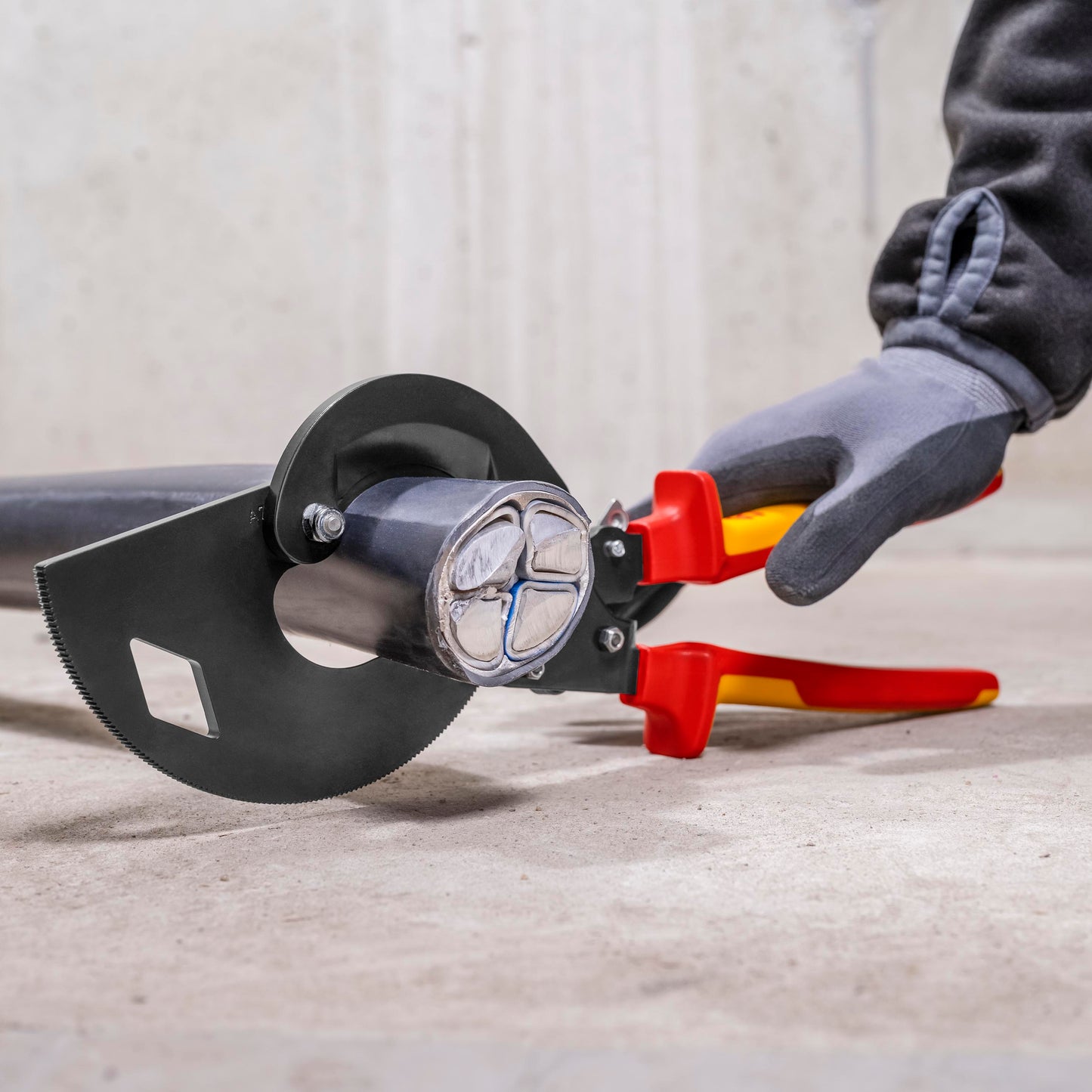 Knipex 95 36 320 3 Stage Ratcheting Drive Cable Cutter-1000V Insulated - image 4