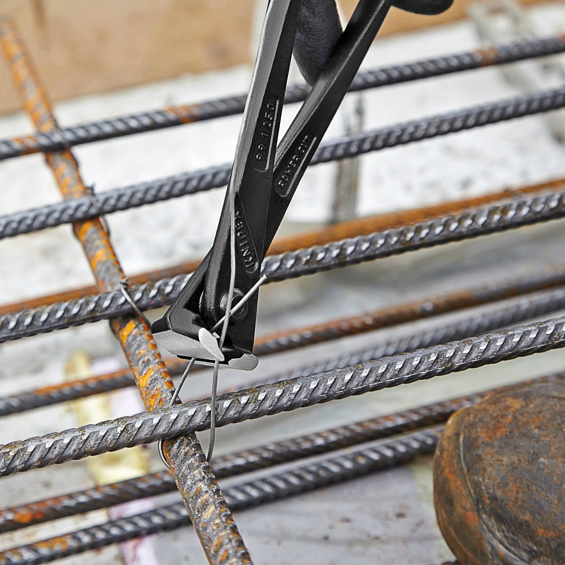 Knipex 99 10 250 High Leverage Concreters' Nippers - image 6