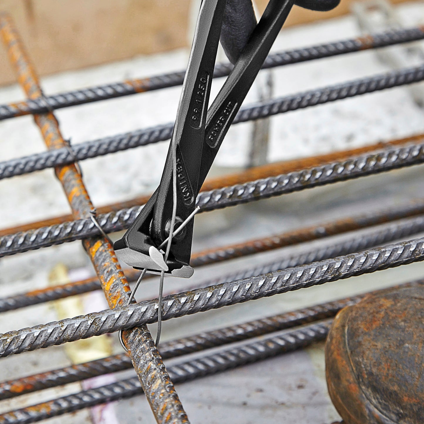 Knipex 99 10 300 High Leverage Concreters' Nippers - image 6