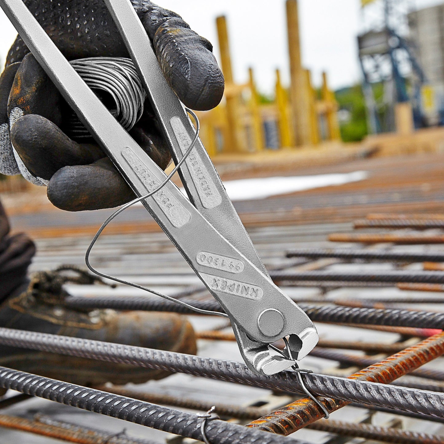 Knipex 99 14 300 High Leverage Concreters' Nippers - image 5